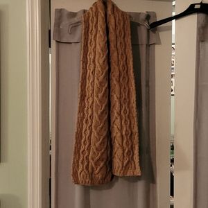 Ladies Carraig Donn Irish Wool scarf 70" or bundle a with another 2/$25 item.